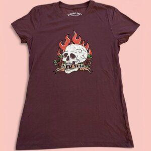 Aero burgundy Y2K skull graphic tee, size XL but fits like a large. Perfect goth